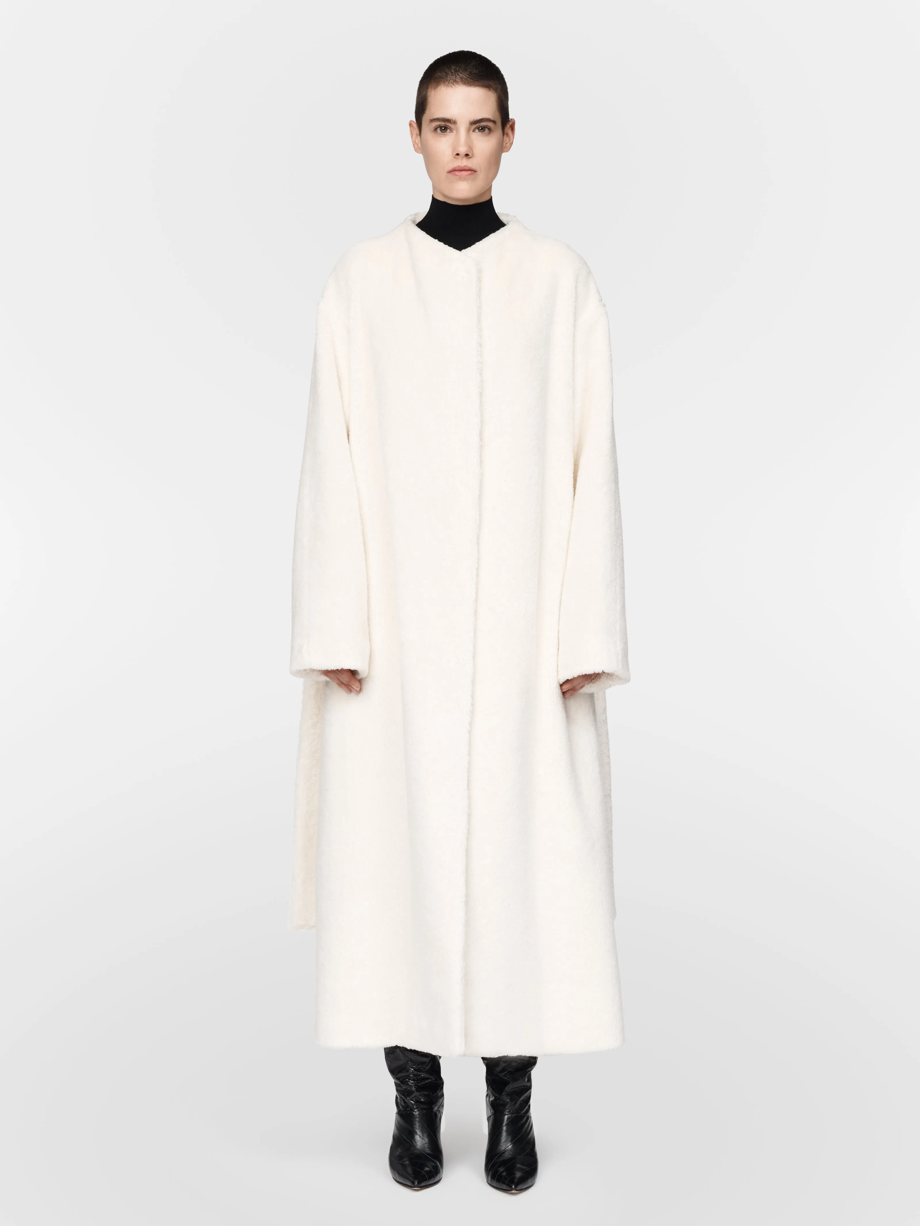 Bathrobe Coat in Ivory