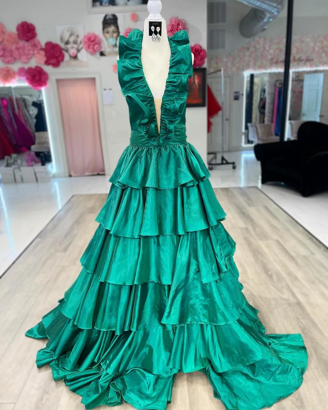 Chic A-line Flouncing Halter Unique Sage Long Prom Dress Multi-layered Evening Gowns LPK201