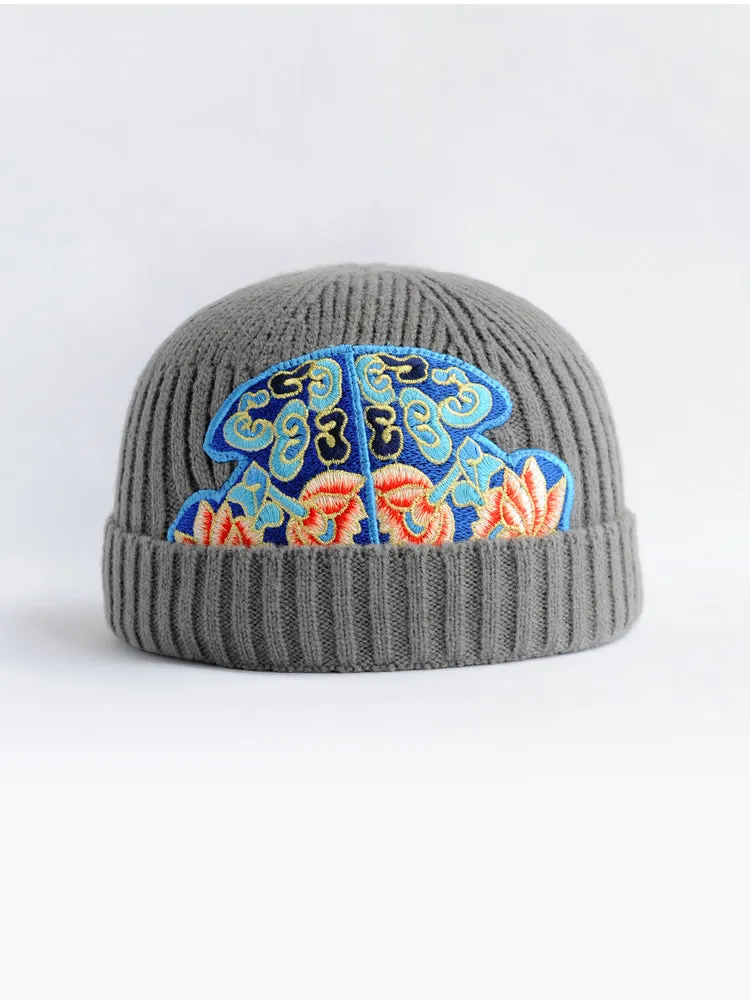 Ethnic style embroidered dome melon skin hat women's elastic good light soft knit hat autumn and winter warm beanie