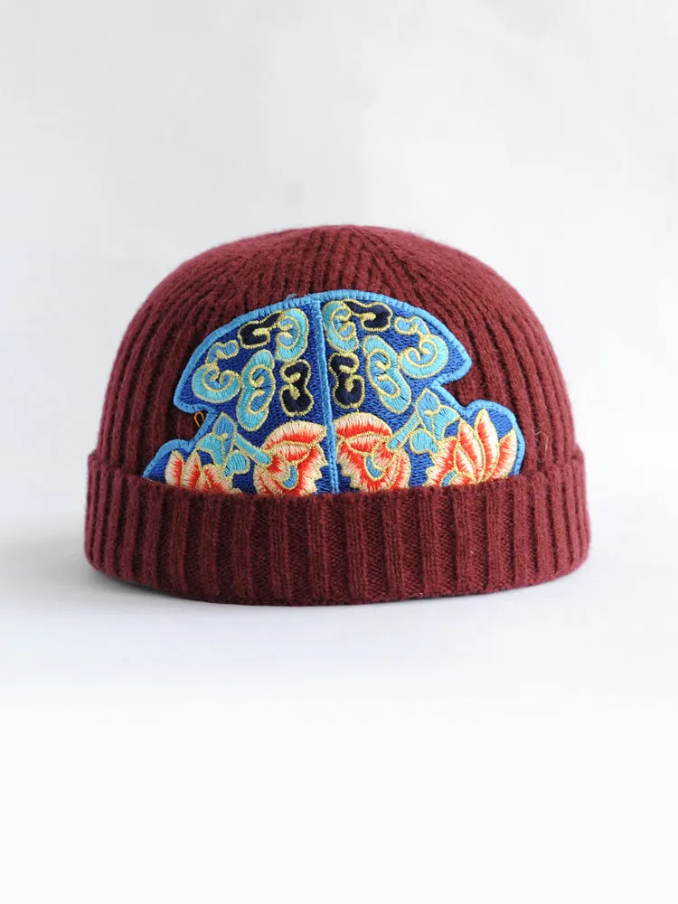 Ethnic style embroidered dome melon skin hat women's elastic good light soft knit hat autumn and winter warm beanie