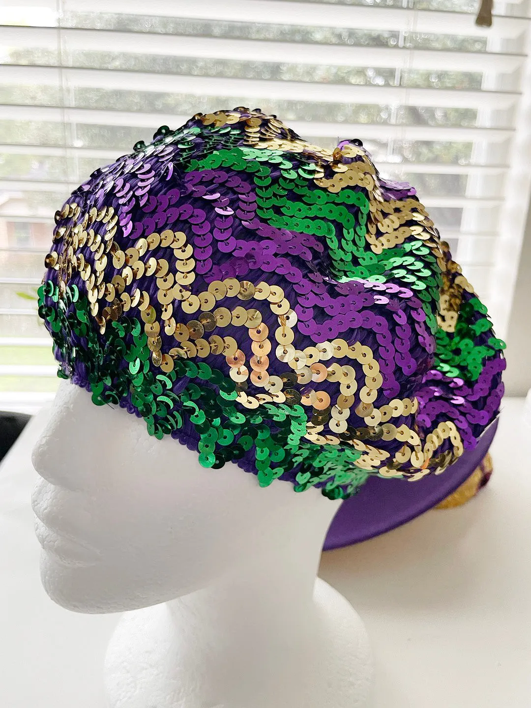 Mardi Gras Beret Hats for Carnival Women Sequin Paris Artist Cap Fashionable Ladies Sparkle Shining French Style Beanie Beret Purple