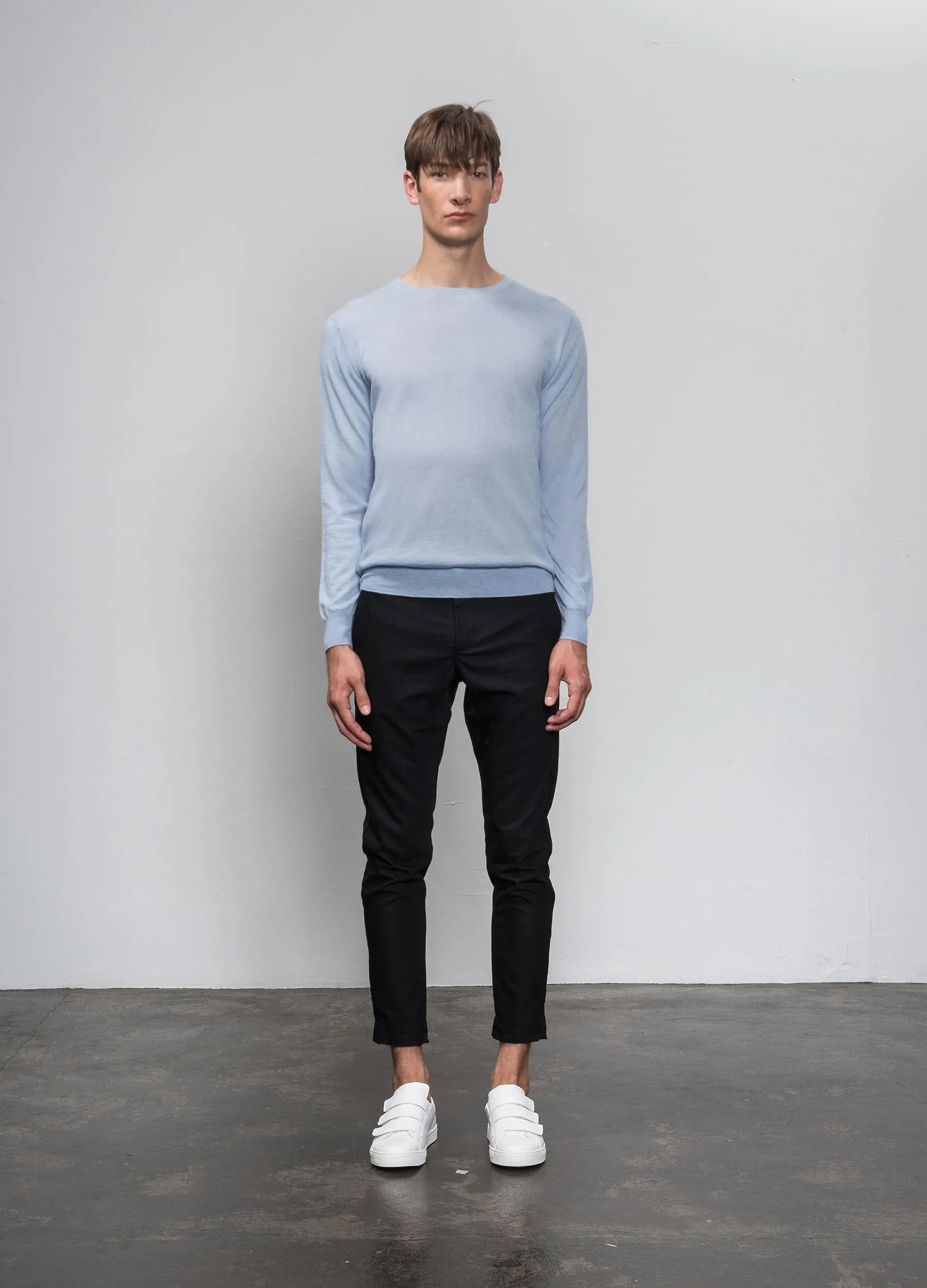 Men Lightweight Crew Neck_Whisper