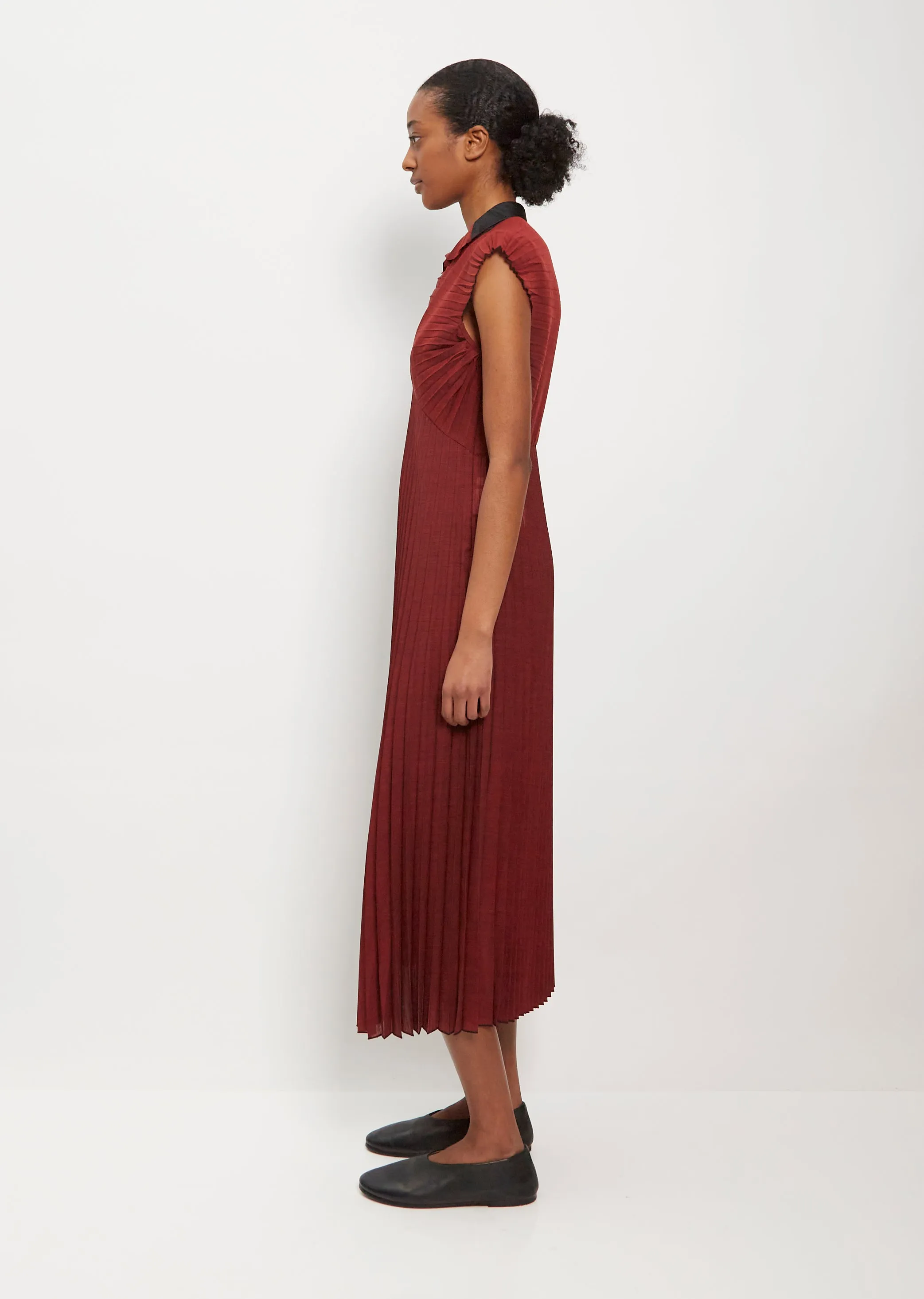 Pleated Sleeveless Dress — Red