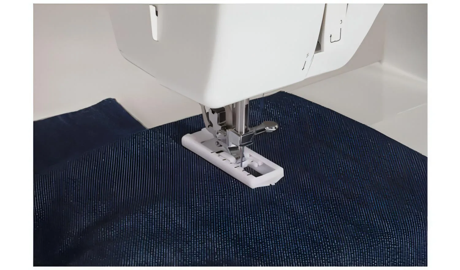 Singer Promise 14 Sewing Machine * Sews silk to denim, easy tension * - Ex Display