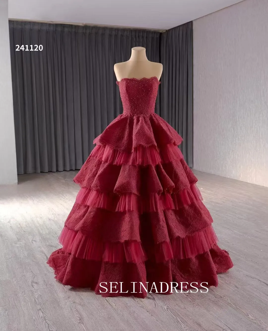 Strapless Red Lace Ball Gown Quinceanera Dress Tiered Layerd Wedding Dress 241120