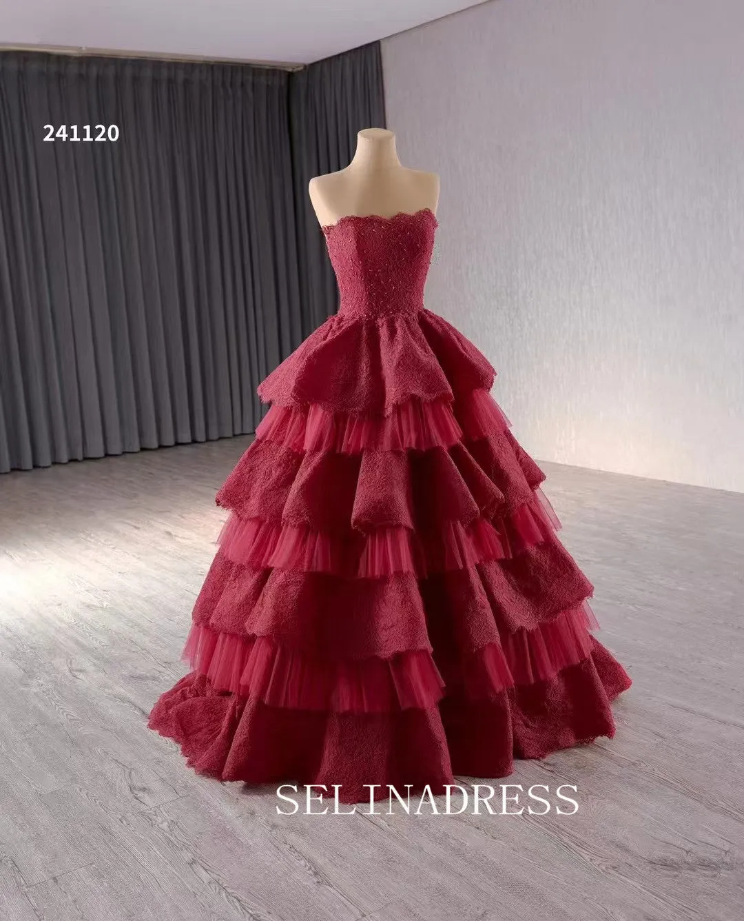 Strapless Red Lace Ball Gown Quinceanera Dress Tiered Layerd Wedding Dress 241120