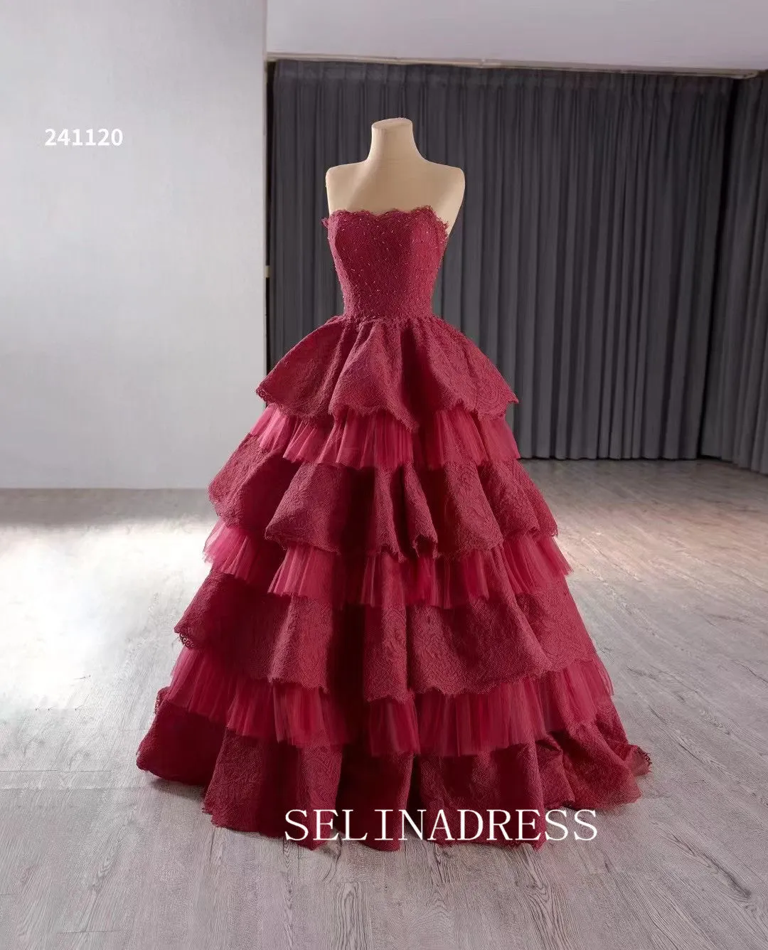 Strapless Red Lace Ball Gown Quinceanera Dress Tiered Layerd Wedding Dress 241120