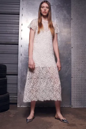 T-Shirt Dress in Macramé Lace